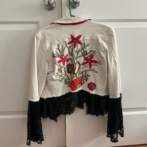 Amalfi Coast White denim jacket with black lace detailing